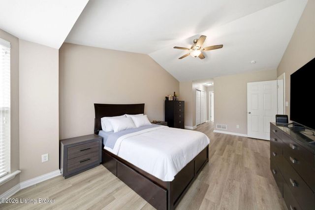 8903 Stara Way, Jeffersontown, KY 40299