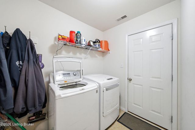 8903 Stara Way, Jeffersontown, KY 40299