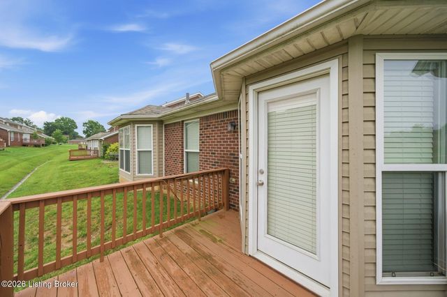 8903 Stara Way, Jeffersontown, KY 40299