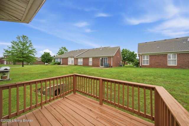8903 Stara Way, Jeffersontown, KY 40299