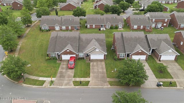 8903 Stara Way, Jeffersontown, KY 40299