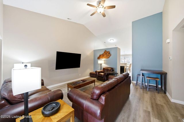 8903 Stara Way, Jeffersontown, KY 40299