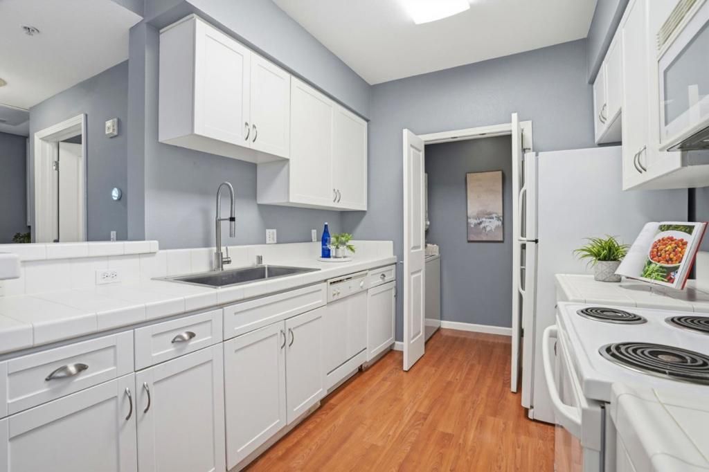 Image 11 of property listing at 1982 W Bayshore Road 322, East Palo Alto, CA 94303