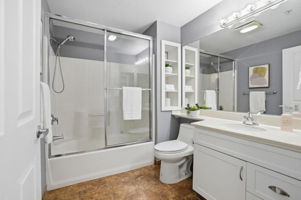 Image 18 of property listing at 1982 W Bayshore Road 322, East Palo Alto, CA 94303