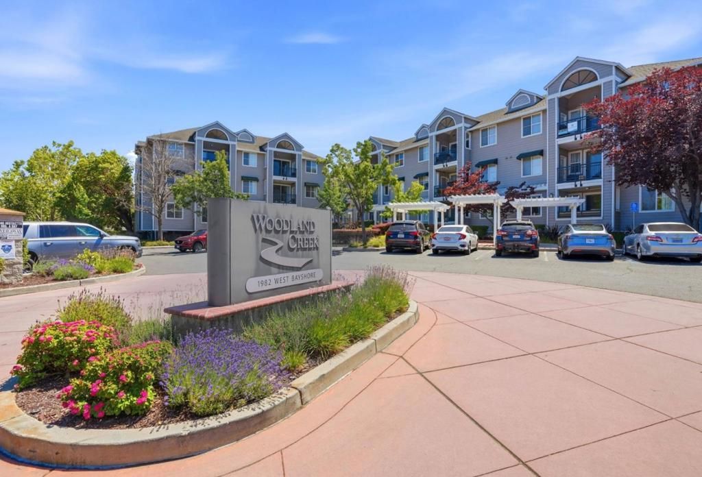 Image 2 of property listing at 1982 W Bayshore Road 322, East Palo Alto, CA 94303