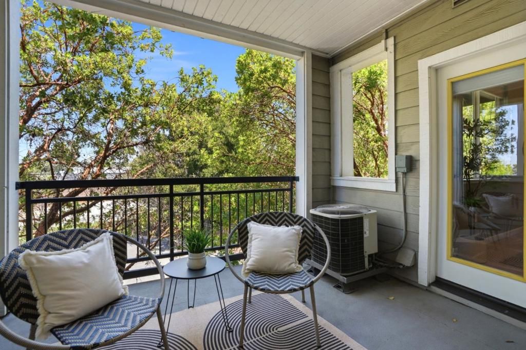 Image 21 of property listing at 1982 W Bayshore Road 322, East Palo Alto, CA 94303