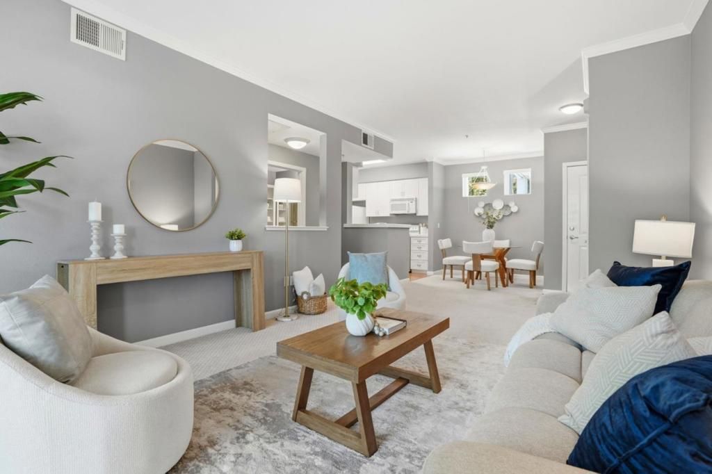 Image 6 of property listing at 1982 W Bayshore Road 322, East Palo Alto, CA 94303