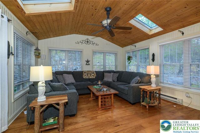 1254 Sky High Terrace, Chestnuthill Twp, PA 18330