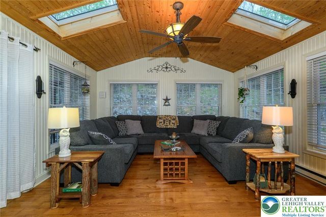 1254 Sky High Terrace, Chestnuthill Twp, PA 18330