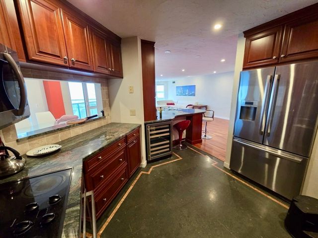 1001 Marina Dr 301, Quincy, MA 02171