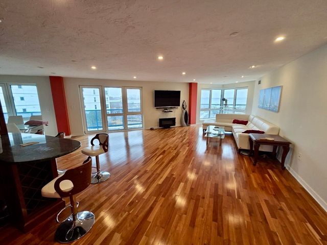 1001 Marina Dr 301, Quincy, MA 02171