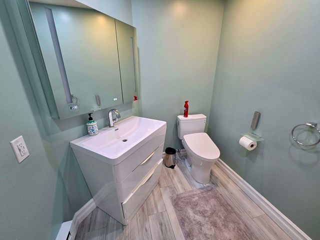 1001 Marina Dr 301, Quincy, MA 02171