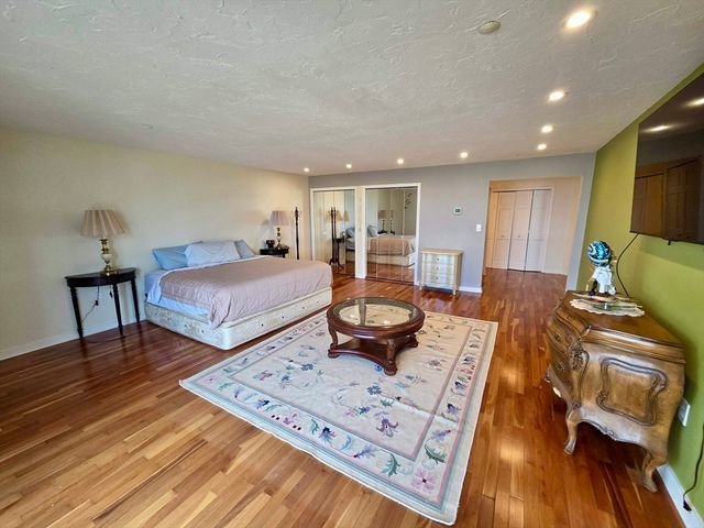 1001 Marina Dr 301, Quincy, MA 02171