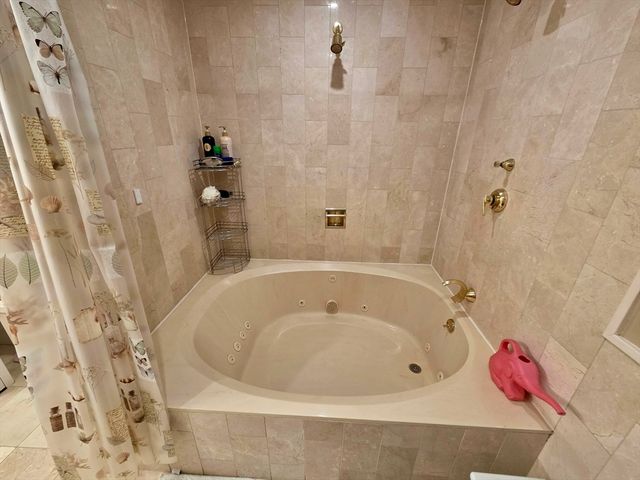 1001 Marina Dr 301, Quincy, MA 02171