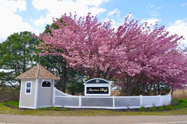 1001 Marina Dr 301, Quincy, MA 02171