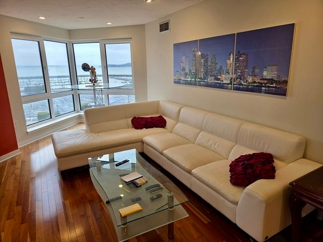 1001 Marina Dr 301, Quincy, MA 02171