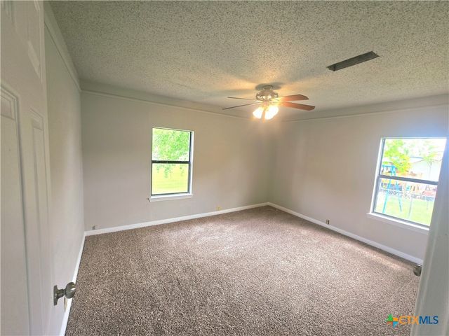 101 E Halstead Avenue, Copperas Cove, TX 76522