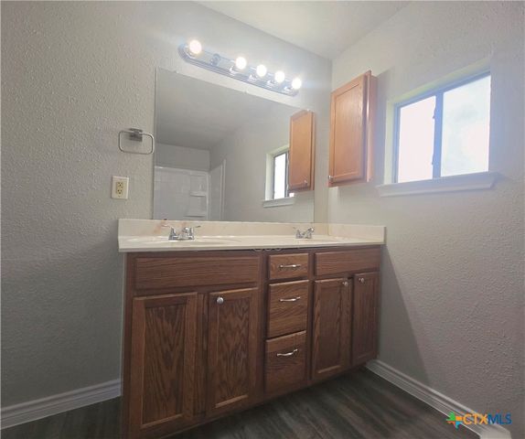 101 E Halstead Avenue, Copperas Cove, TX 76522