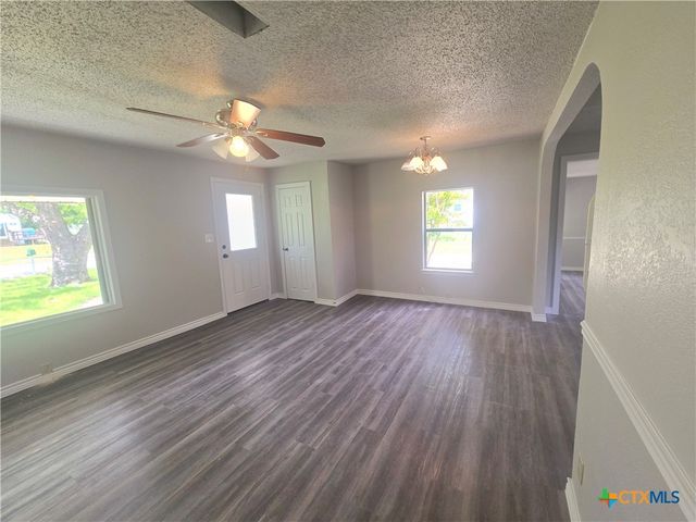 101 E Halstead Avenue, Copperas Cove, TX 76522