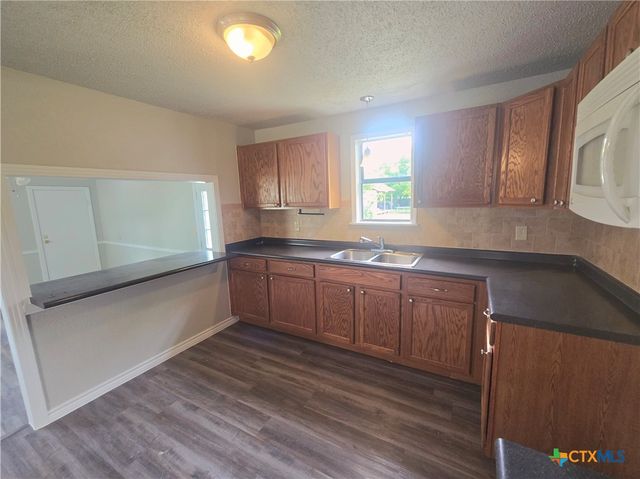 101 E Halstead Avenue, Copperas Cove, TX 76522