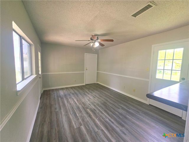 101 E Halstead Avenue, Copperas Cove, TX 76522