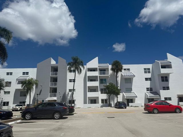 2840 14th Street Causeway 107A, Pompano Beach, FL 33062