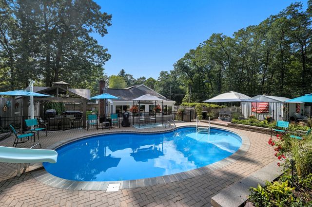 328 North Maple Street, Enfield, CT 06082