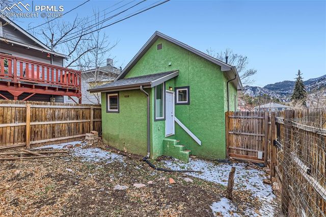 2 Narrows Road, Manitou Springs, CO 80829