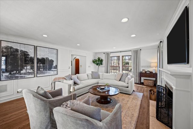 955 Vernon Avenue, Winnetka, IL 60093