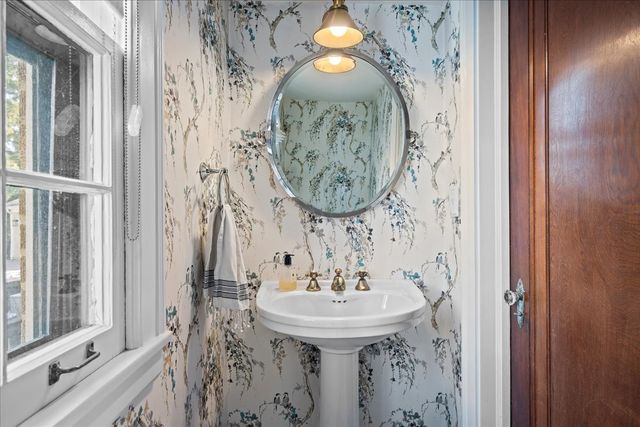 955 Vernon Avenue, Winnetka, IL 60093