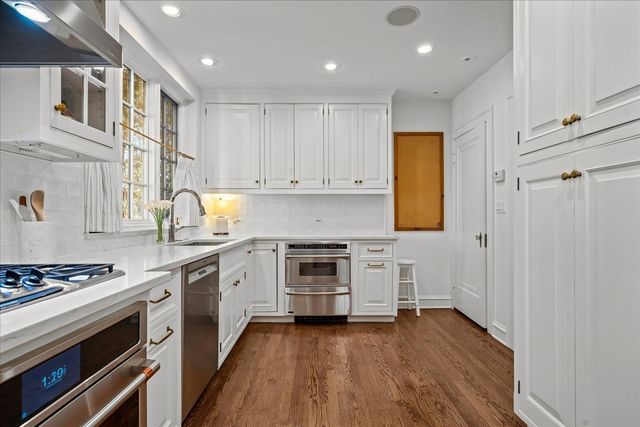 955 Vernon Avenue, Winnetka, IL 60093