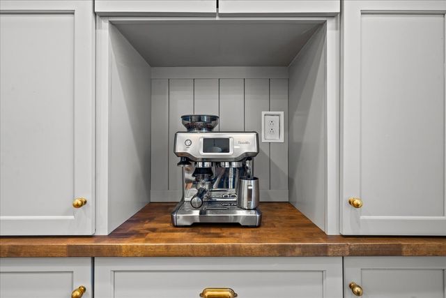 955 Vernon Avenue, Winnetka, IL 60093