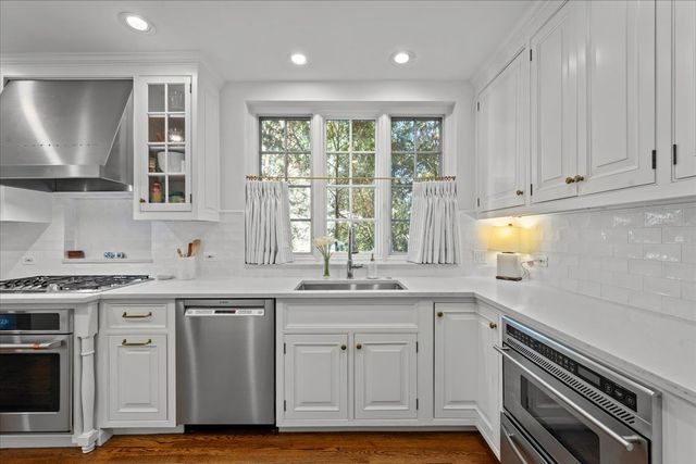 955 Vernon Avenue, Winnetka, IL 60093