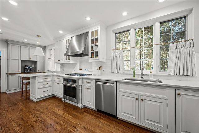 955 Vernon Avenue, Winnetka, IL 60093