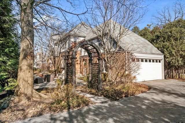 955 Vernon Avenue, Winnetka, IL 60093