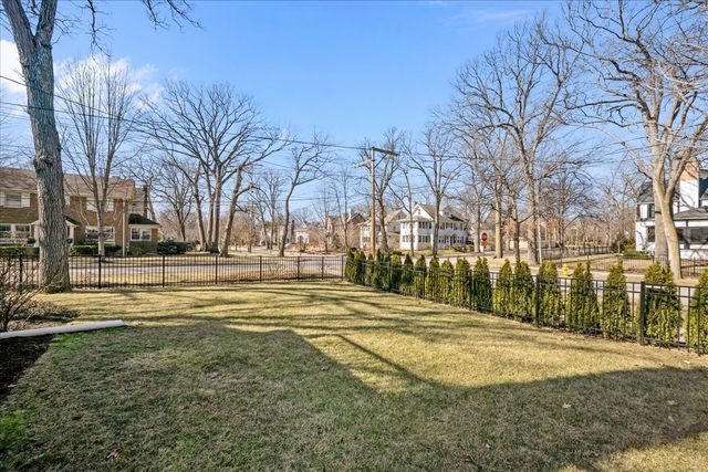 955 Vernon Avenue, Winnetka, IL 60093