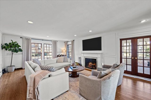 955 Vernon Avenue, Winnetka, IL 60093