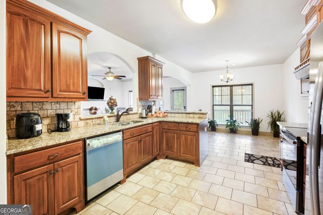 241 Spring Hill Drive, Ellerslie, GA 31807