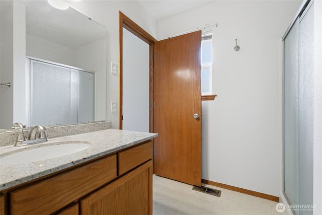 402 Lacey Avenue, Selah, WA 98942