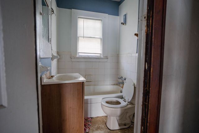 1522 Robertson Avenue, Lansing, MI 48915