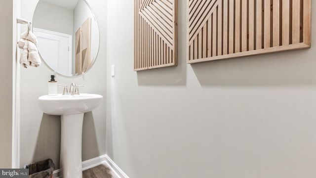 225 BELLA DR, York, PA 17404