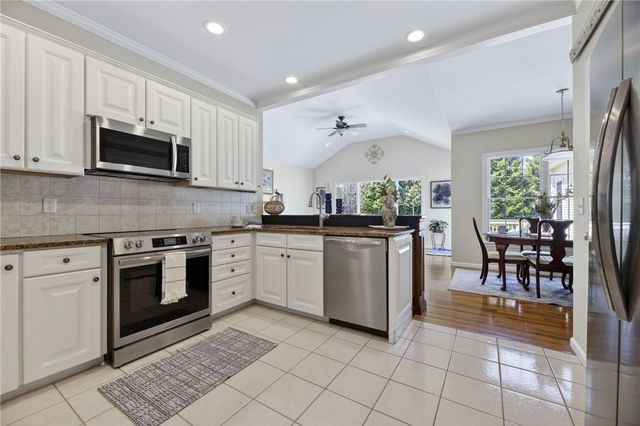 25 Southern View Drive, Narragansett, RI 02882