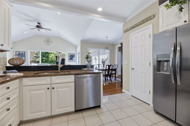 25 Southern View Drive, Narragansett, RI 02882