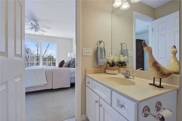 25 Southern View Drive, Narragansett, RI 02882