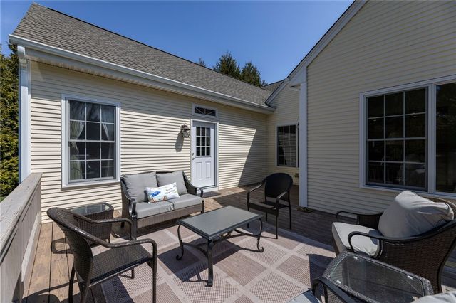 25 Southern View Drive, Narragansett, RI 02882