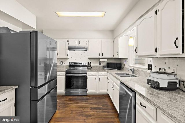 105 CHINABERRY DR, Fredericksburg, VA 22407