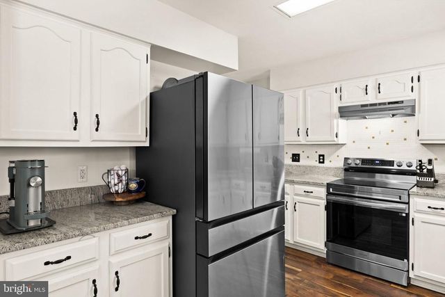 105 CHINABERRY DR, Fredericksburg, VA 22407