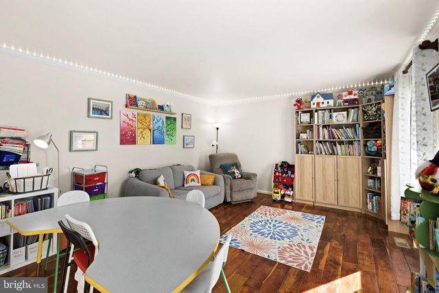 105 CHINABERRY DR, Fredericksburg, VA 22407