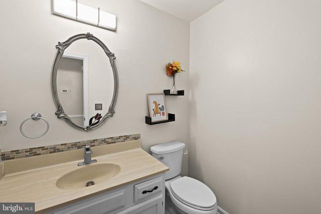 105 CHINABERRY DR, Fredericksburg, VA 22407