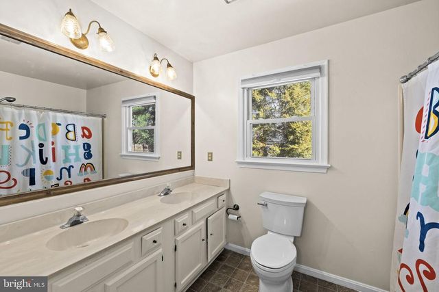 105 CHINABERRY DR, Fredericksburg, VA 22407